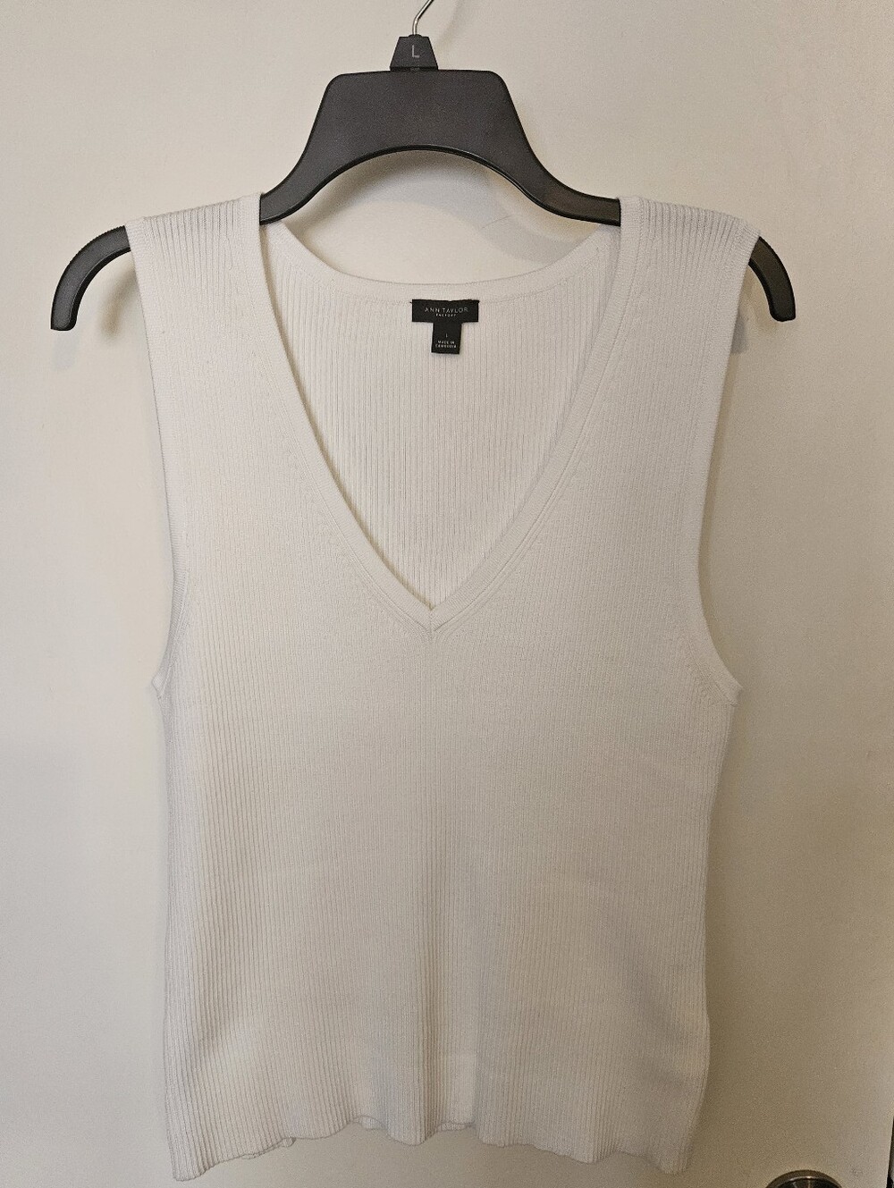 Ann Taylor Loft Rib V-neck Sweater Tank White Size Large